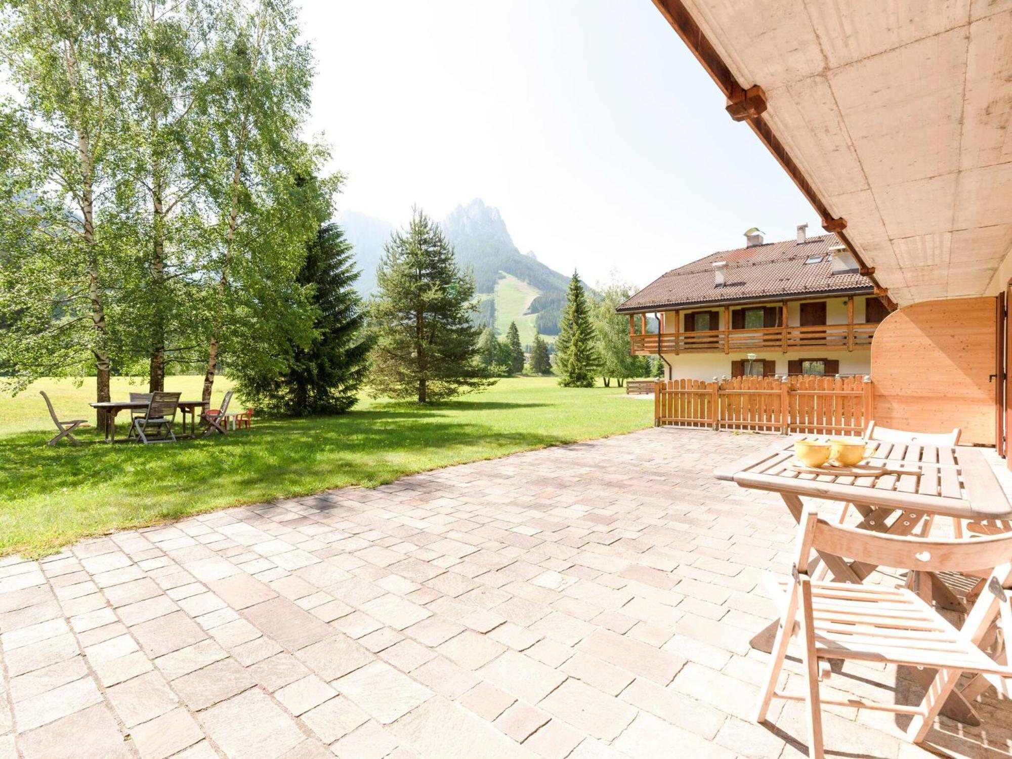 Spacious Chalet With Garden Near Ski Area In Tyrol ポッツァ・ディ・ファッサ エクステリア 写真