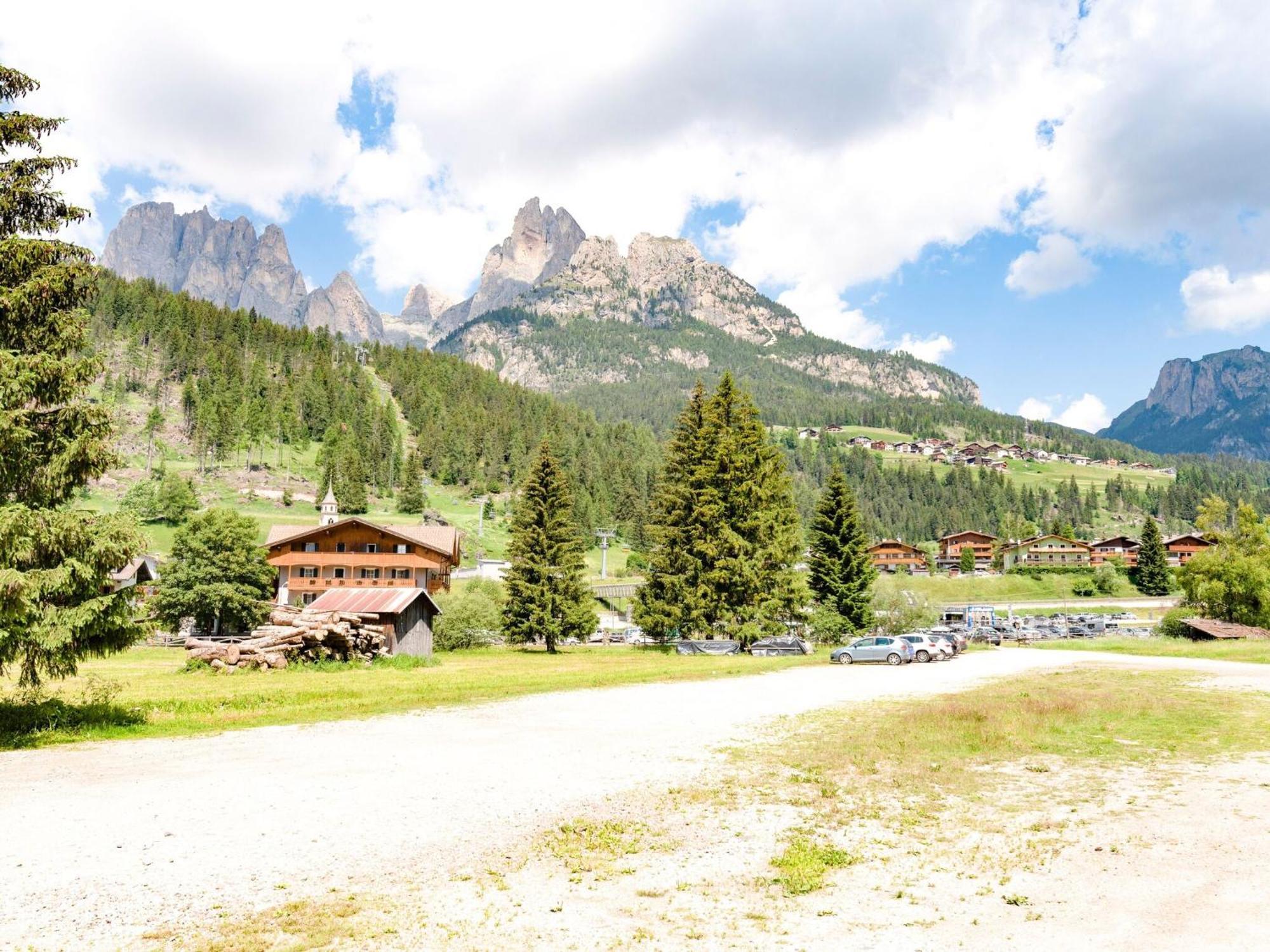 Spacious Chalet With Garden Near Ski Area In Tyrol ポッツァ・ディ・ファッサ エクステリア 写真