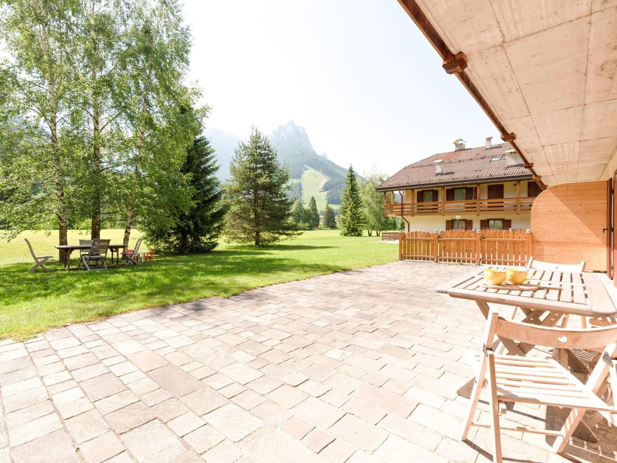 Spacious Chalet With Garden Near Ski Area In Tyrol ポッツァ・ディ・ファッサ エクステリア 写真