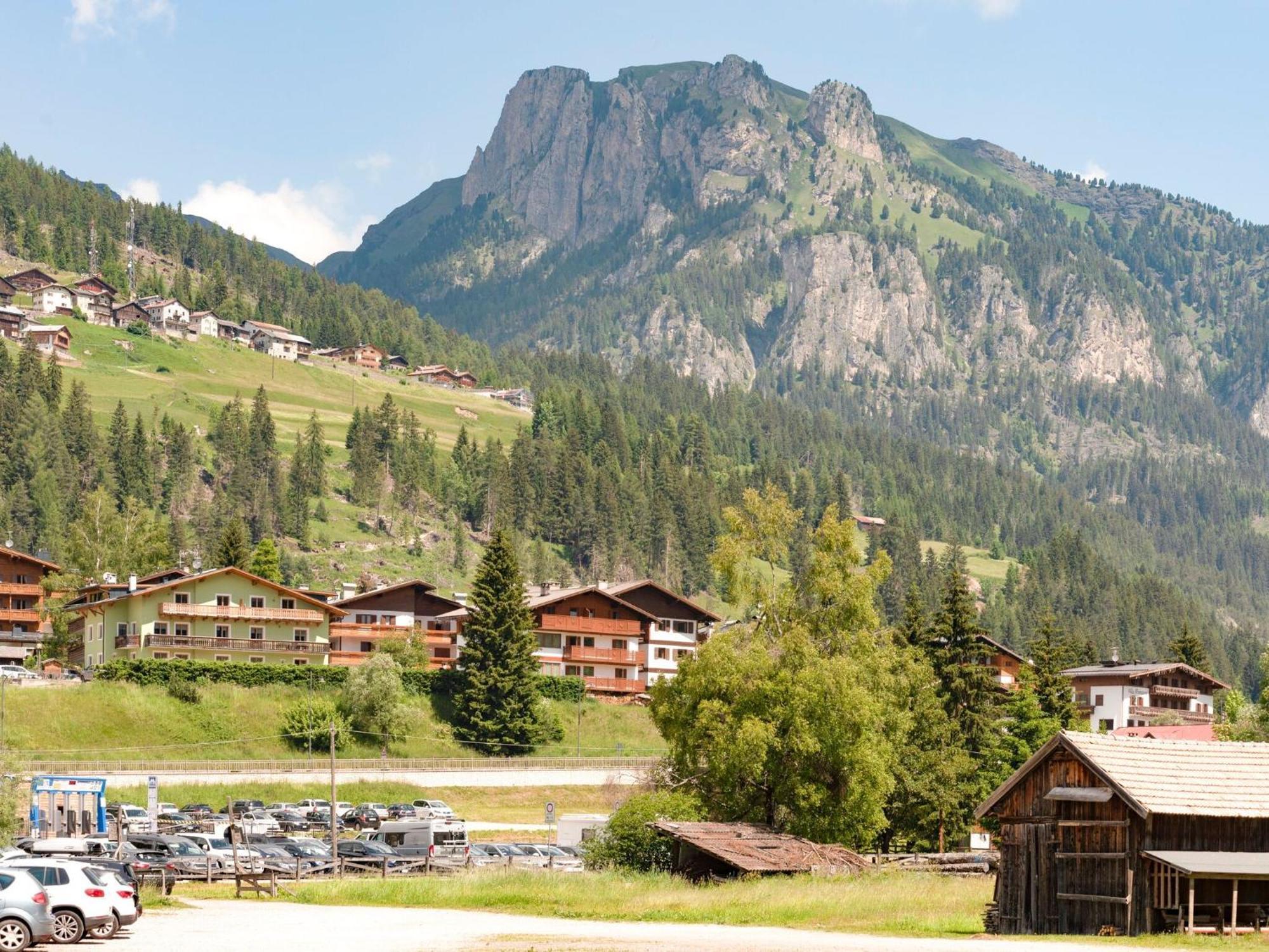 Spacious Chalet With Garden Near Ski Area In Tyrol ポッツァ・ディ・ファッサ エクステリア 写真