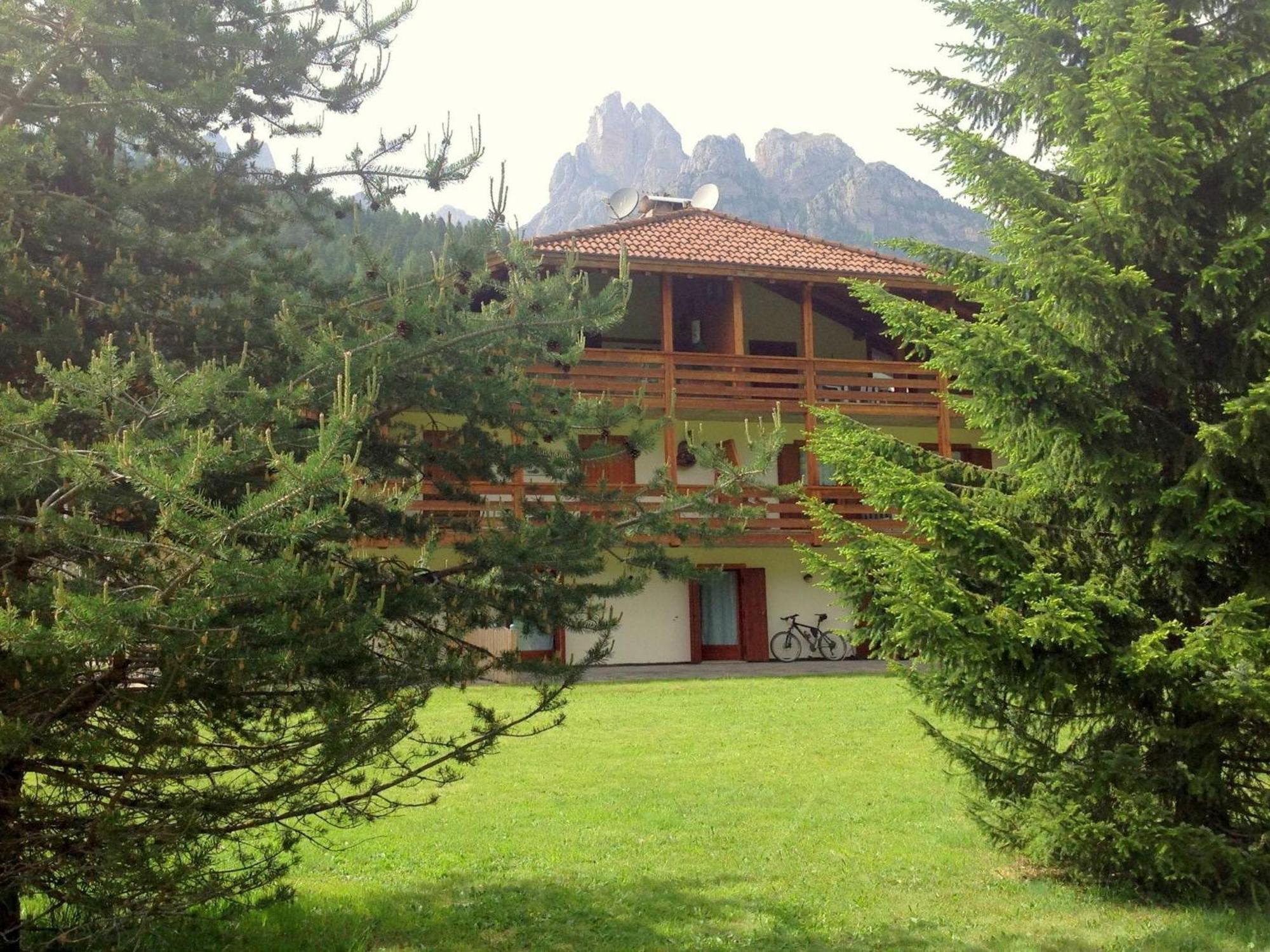 Spacious Chalet With Garden Near Ski Area In Tyrol ポッツァ・ディ・ファッサ エクステリア 写真